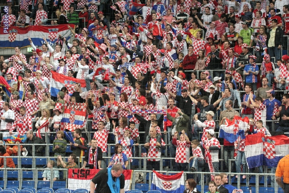 http://peter-huebner.de/pixlie/cache/vs_Kroatien-D%E4nemark%20Hauptrunde_IMG_4634.jpg
