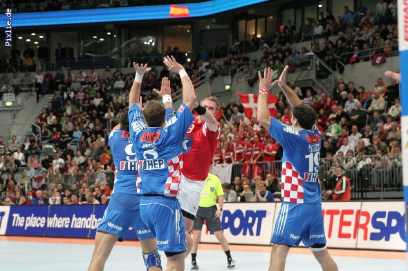 http://peter-huebner.de/pixlie/cache/vs_Kroatien-D%E4nemark%20Hauptrunde_IMG_4740.jpg